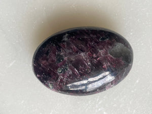 Red Garnet Palm Stone