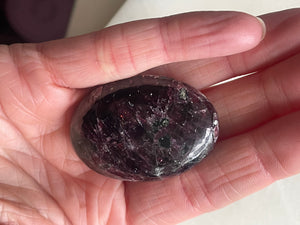 Red Garnet Palm Stone